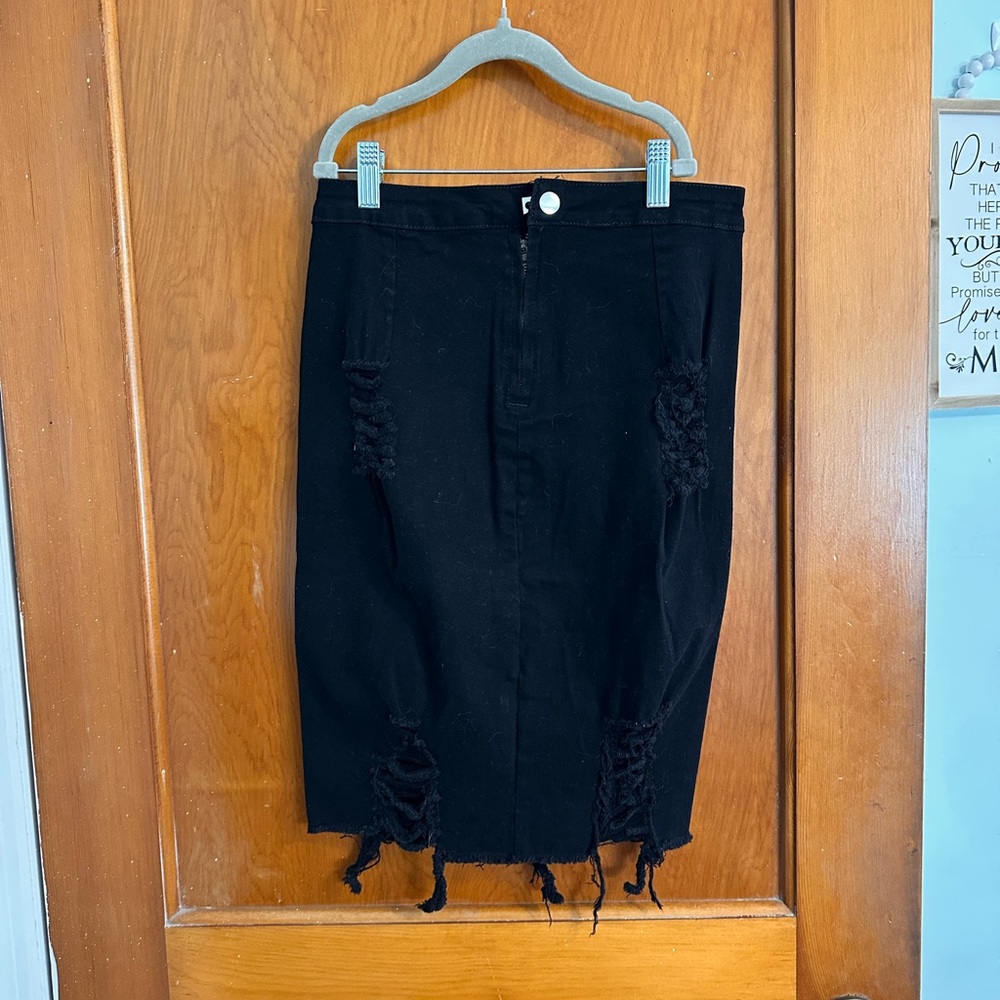Source Unknown Black Asymmetrical Distressed Denim Skirt